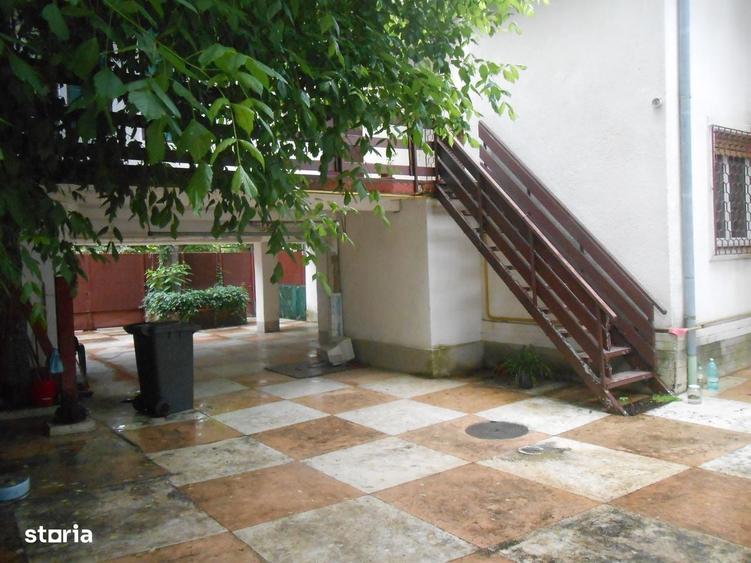 Casă cu 4 camere cu Teren 296 Mp în Tipografilor