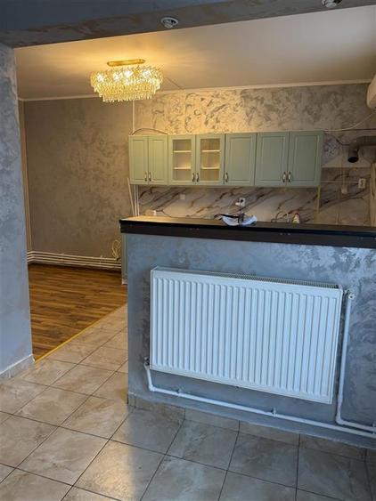 Casă cu 5 camere cu Teren 385 Mp în Central