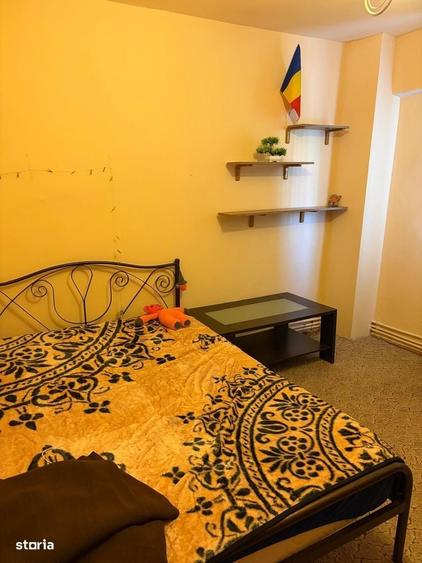 Apartament cu 2 camere semidecomandat în Intim