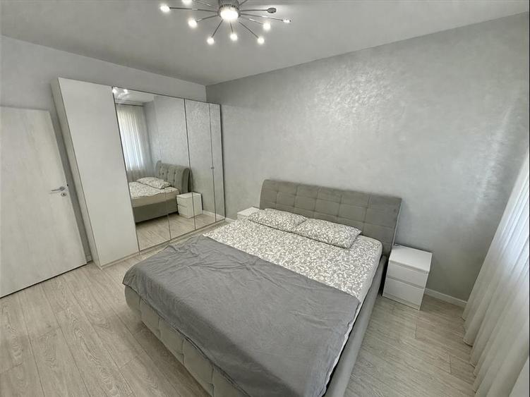 Apartament cu 2 camere decomandat, mobilat în Central