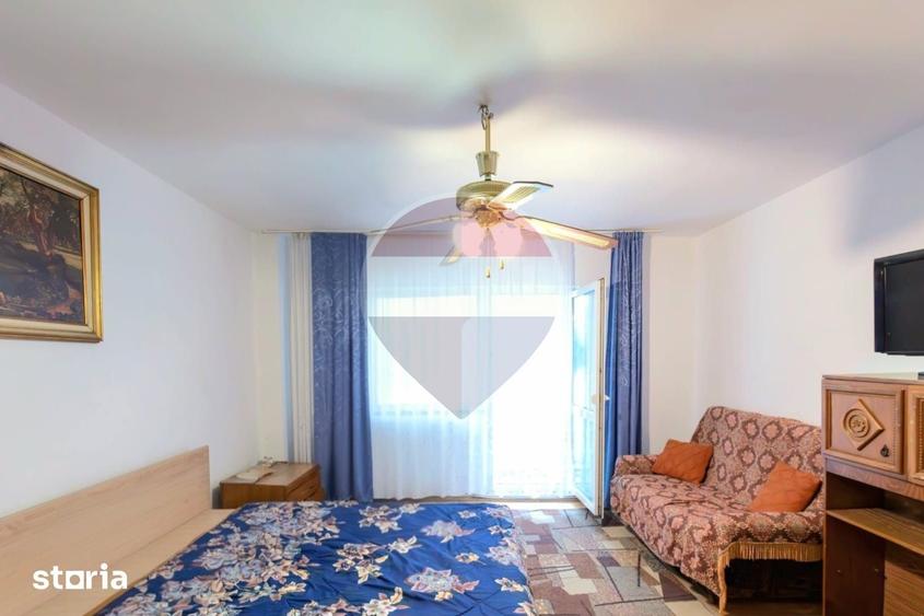 Apartament cu 3 camere decomandat în Mioriței