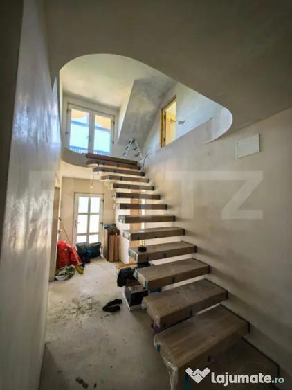 Casă cu 7 camere cu Teren 1500 Mp în Central