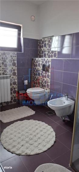 Casă cu 5 camere cu Teren 1000 Mp în Șcheia