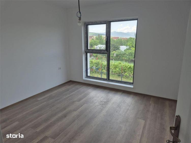 Apartament cu 4 camere în Micești