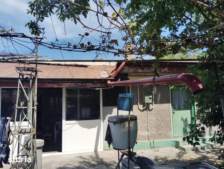Casă cu 2 camere cu Teren 300 Mp în Rahova