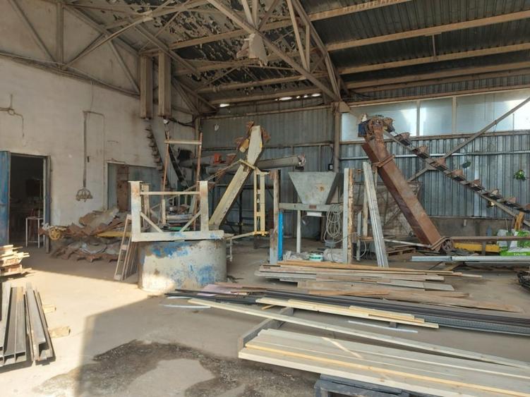 Spațiu industrial, de 2,000 mp, în Ciolpani