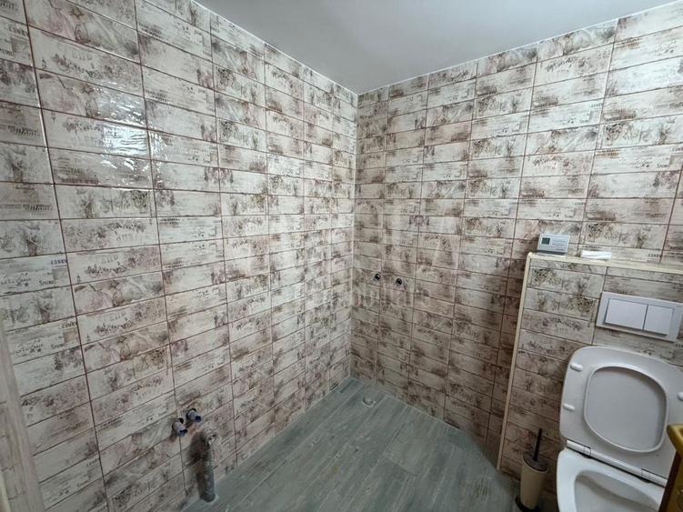 Duplex cu 4 camere cu Canalizare în Gruia