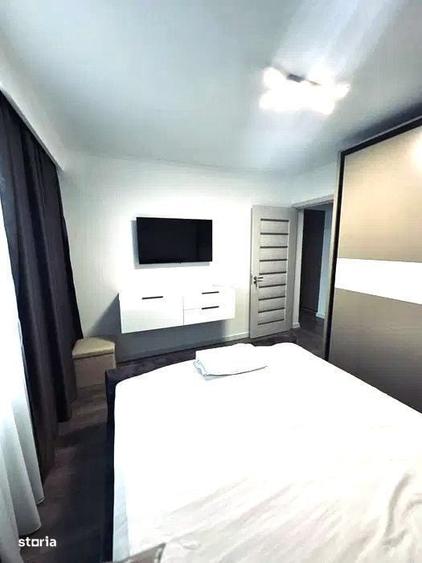 Apartament cu 3 camere decomandat în Poarta 6