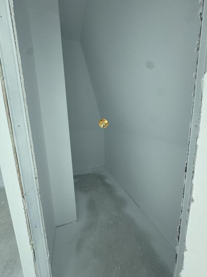Apartament cu 4 camere în Otopeni