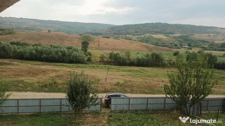Casă cu 4 camere în Gherghești