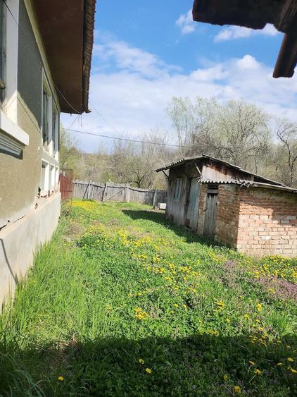 Casă cu Teren 1255 Mp în Săcelu