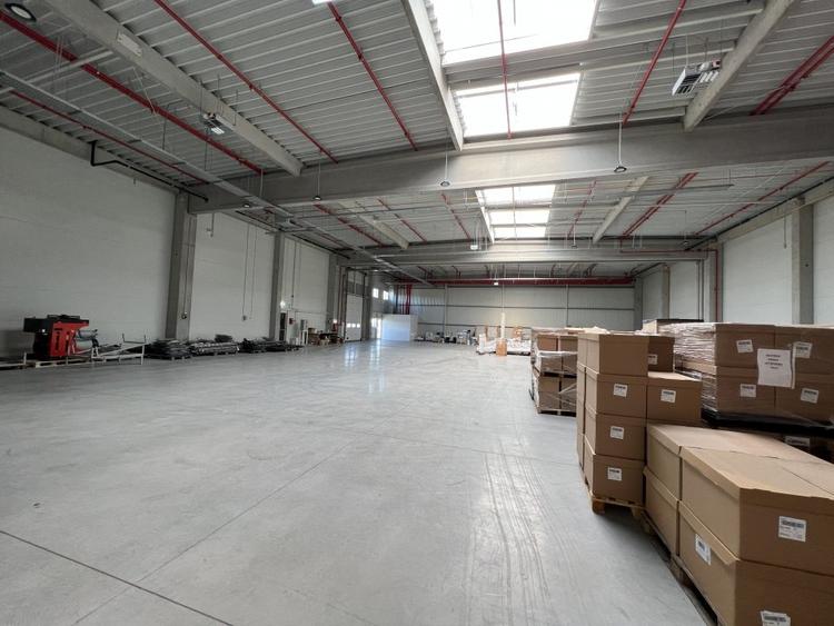 Spațiu industrial, de 930 mp, în Jucu