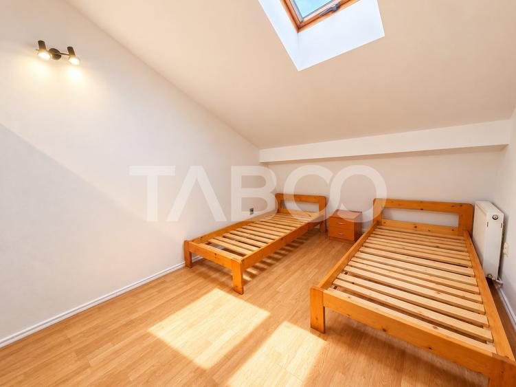 Apartament cu 4 camere decomandat, mobilat în Vasile Aaron
