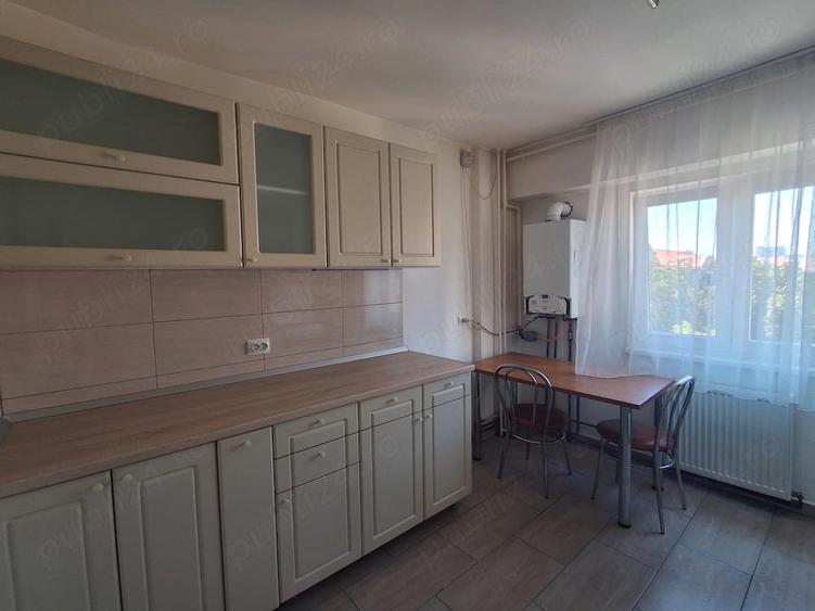 Apartament cu 3 camere decomandat în Lugojului