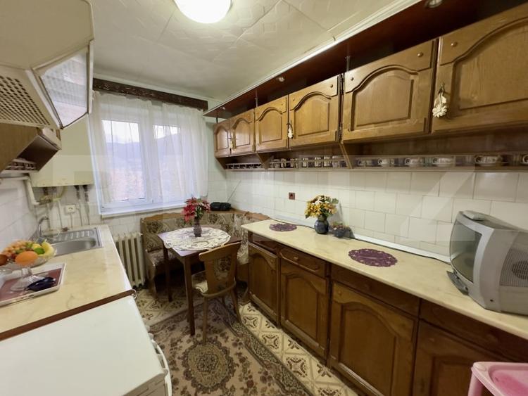 Apartament cu 2 camere decomandat, mobilat în Cugir