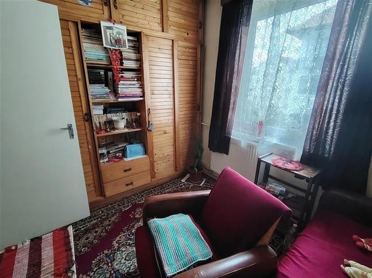 Apartament cu 4 camere decomandat, mobilat în Vest