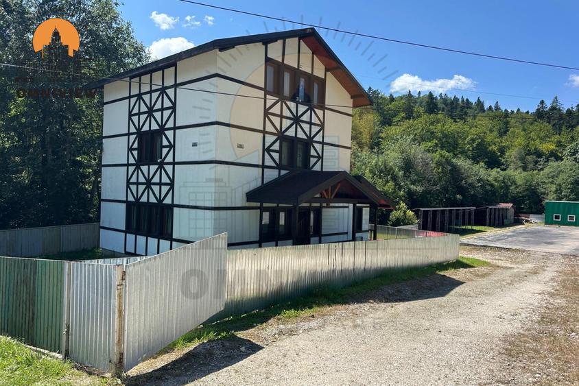 Casă individuală cu 5 camere cu Teren 300 Mp în Predeal