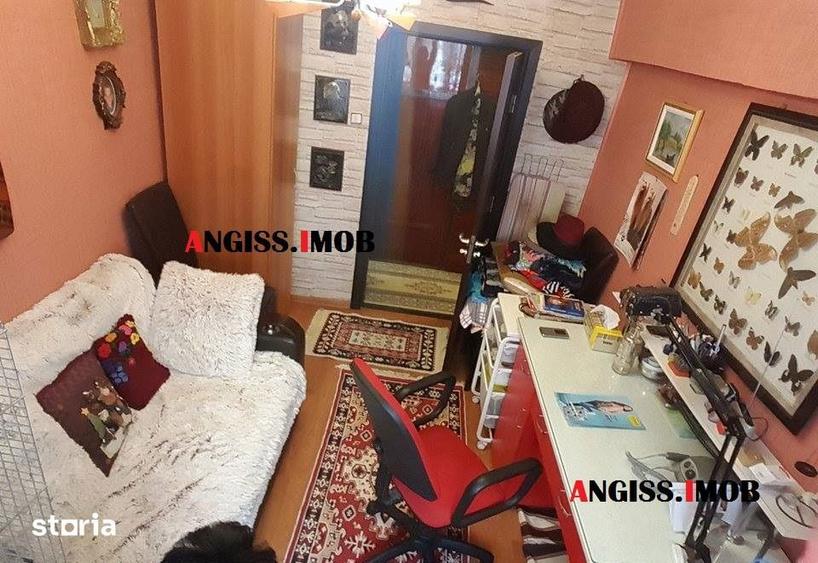 Apartament cu 3 camere decomandat în Păcii