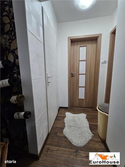 Apartament cu 3 camere în Cetate