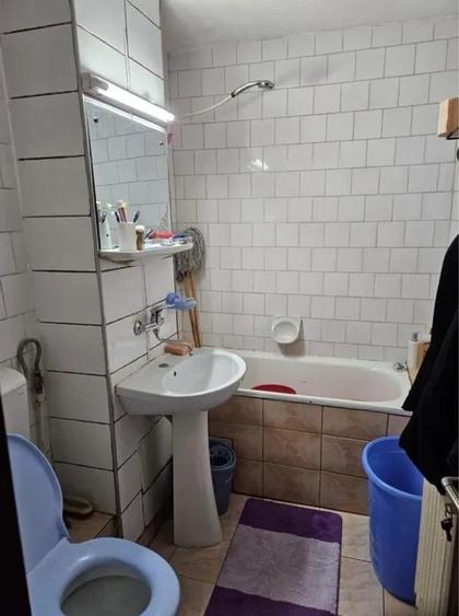Apartament cu 4 camere decomandat în Grigorescu