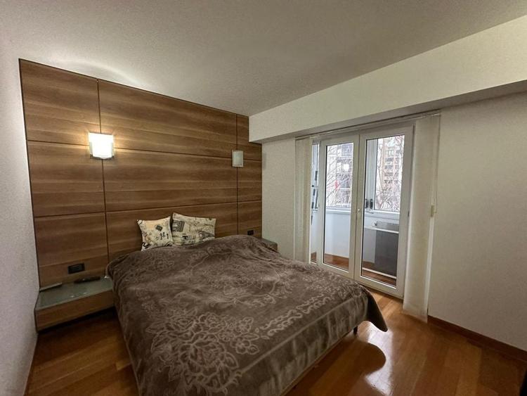 Apartament cu 3 camere semidecomandat, mobilat în Vitan