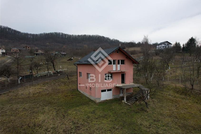 Casă individuală cu 4 camere cu Canalizare în Exterior Est