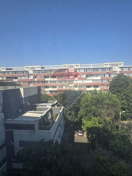 Apartament cu 2 camere semidecomandat, mobilat în Progresul