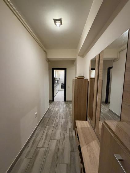 Apartament cu 3 camere decomandat, mobilat în Central