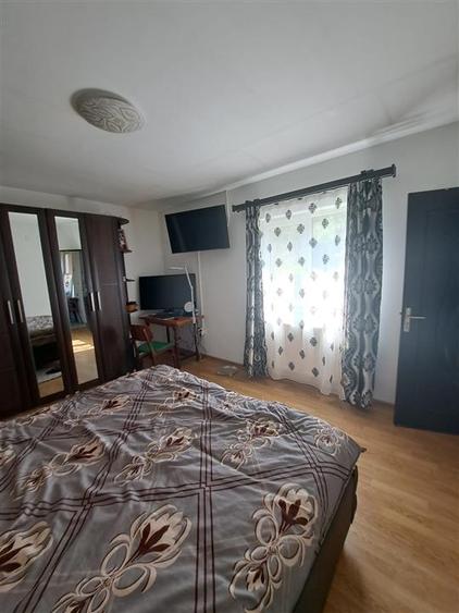 Casă cu 6 camere cu Canalizare în Bucium