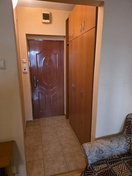 Garsonieră semidecomandată în Titan