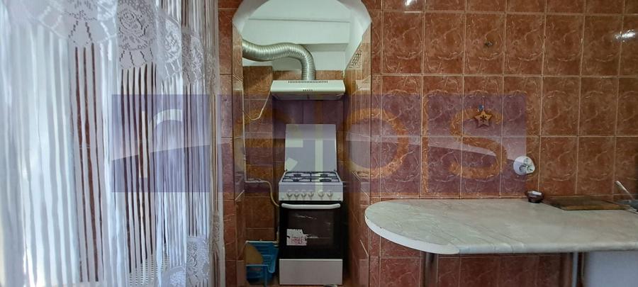 Apartament cu 4 camere decomandat, mobilat în Central