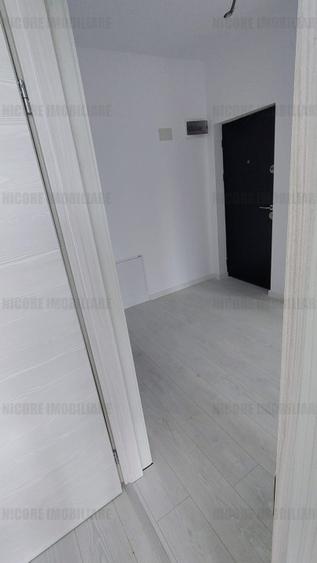 Apartament cu 3 camere nedecomandat în Giroc