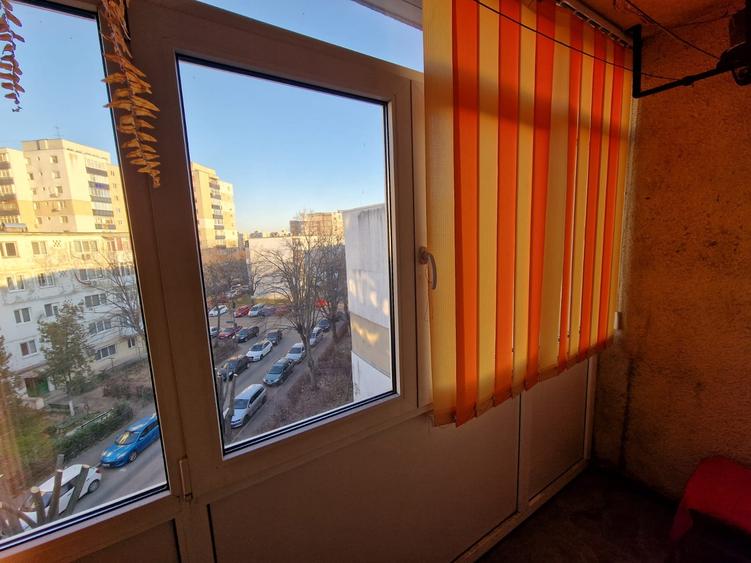 Apartament cu 3 camere în Sud-Vest