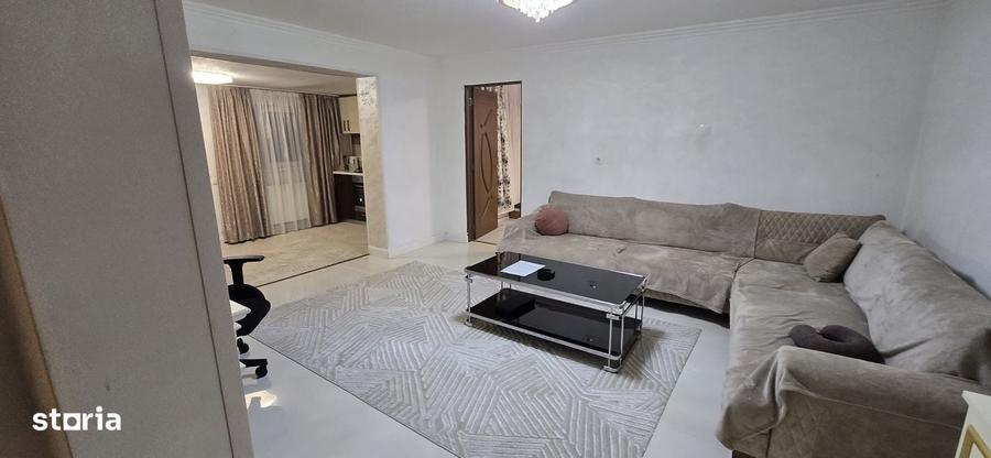Apartament cu 2 camere în Micro 11