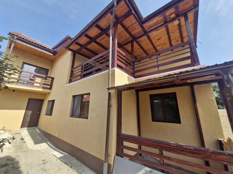 Casă cu 4 camere cu Teren 478 Mp în Central