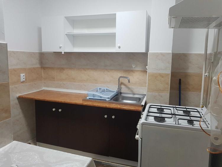 Garsonieră decomandată în Central