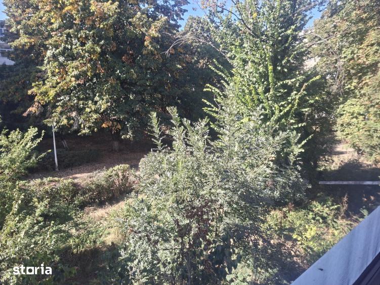 Apartament cu 2 camere decomandat în Vest