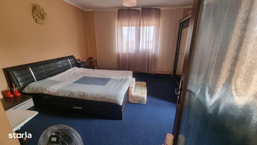 Casă cu 3 camere în Cadea