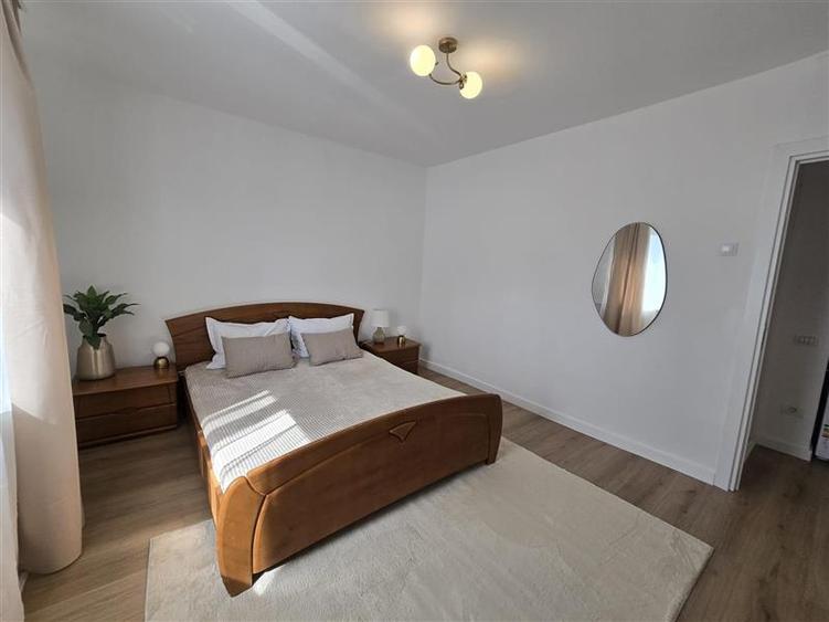 Apartament cu 2 camere decomandat, mobilat în Brâncoveanu