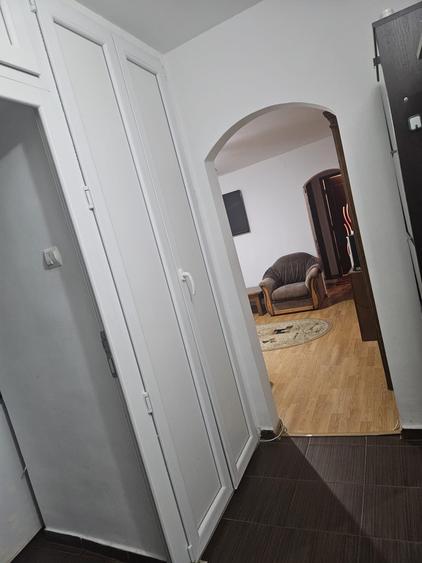 Inchiriez apartament 2 camere oras Bals judetul Olt zona Monument - 3