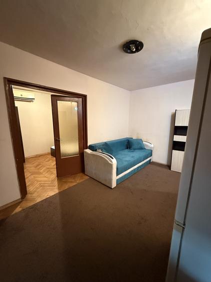 Apartament cu 2 camere nedecomandat, mobilat în P-ța Doina