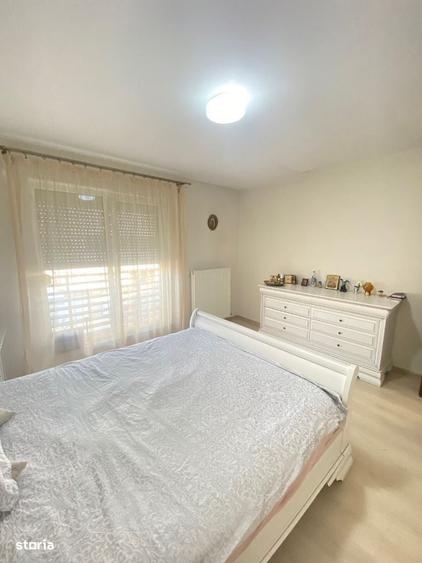 Casă cu 4 camere în Zăvoi