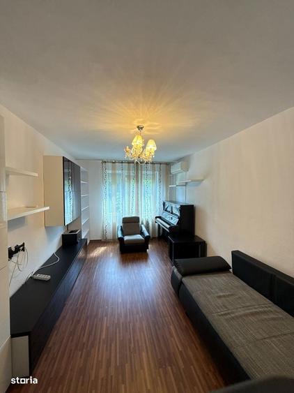 Apartament cu 3 camere decomandat în Decebal