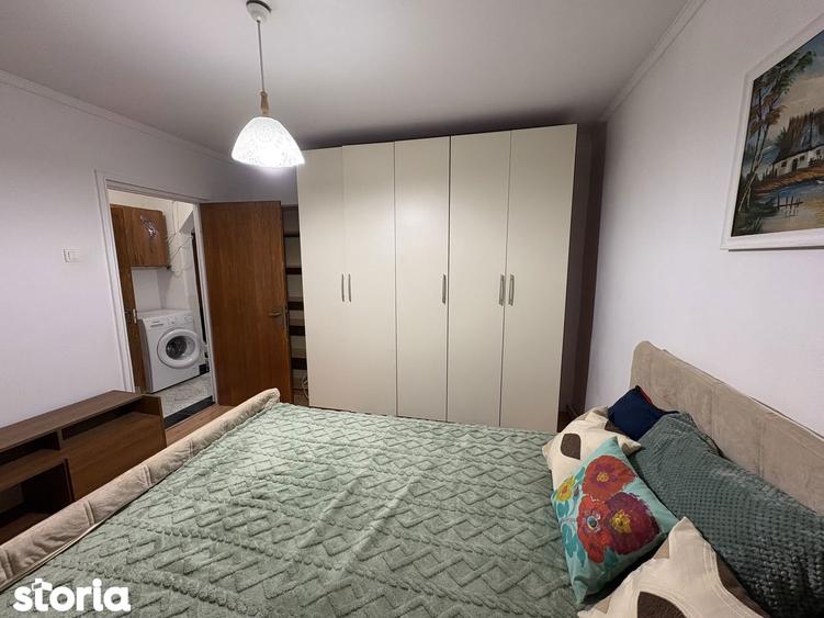 Apartament cu 3 camere decomandat, mobilat în Apărătorii Patriei