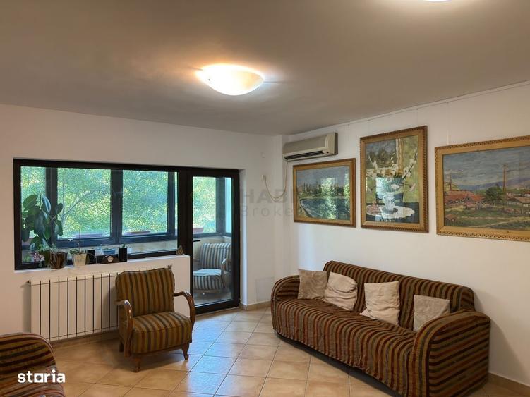 Apartament cu 4 camere decomandat în Aviației