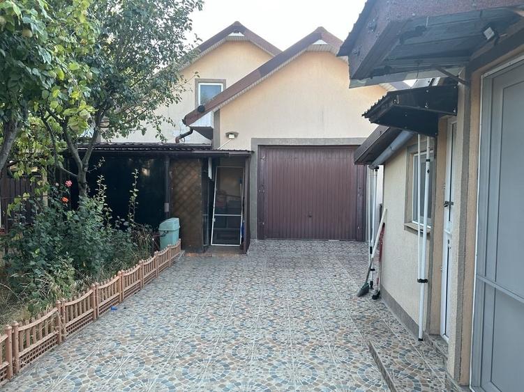 Casă cu 3 camere în Lumina