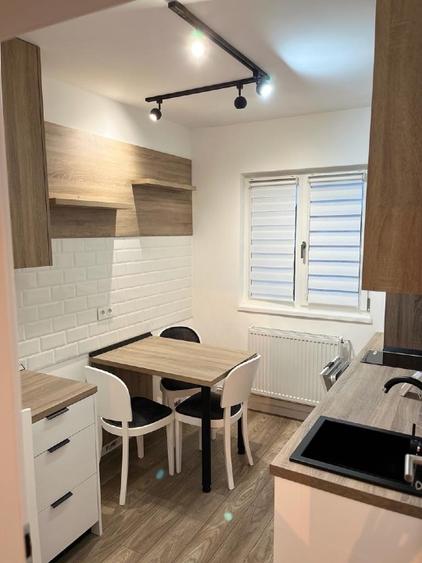 Apartament cu 4 camere decomandat în 1 Mai