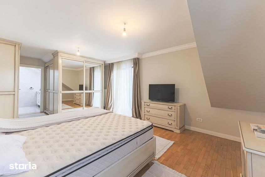 Casă cu 5 camere cu Teren 580 Mp în Subcetate