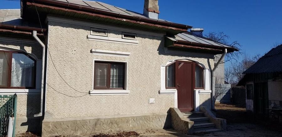 Casă cu 3 camere în Mărginenii de Sus