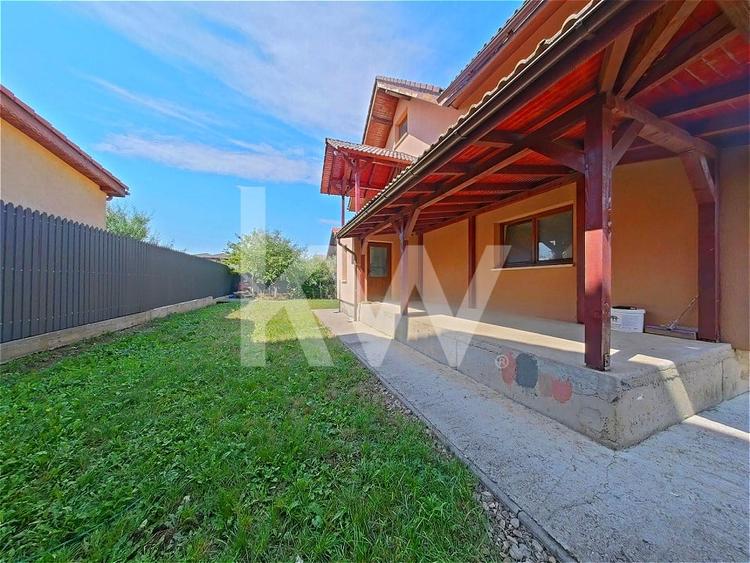 Casă individuală cu 4 camere cu Garaj în Tărlungeni